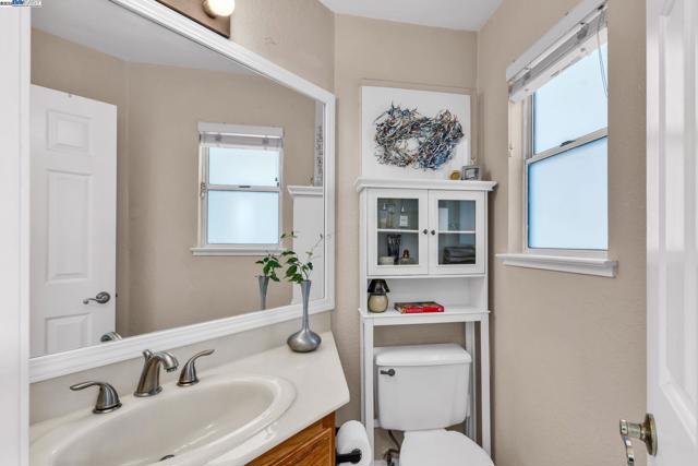 5473 Rainflower Dr, Livermore CA: https://media.crmls.org/mediaz/31be0452-7aac-4e97-8bbd-9614b785c4b3.jpg