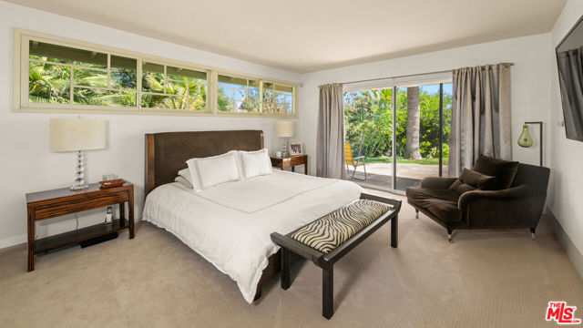 11556 Bellagio Road, Los Angeles CA: https://media.crmls.org/mediaz/31bea0bc-0158-4aa5-ac7b-e0476455bd2a.jpg