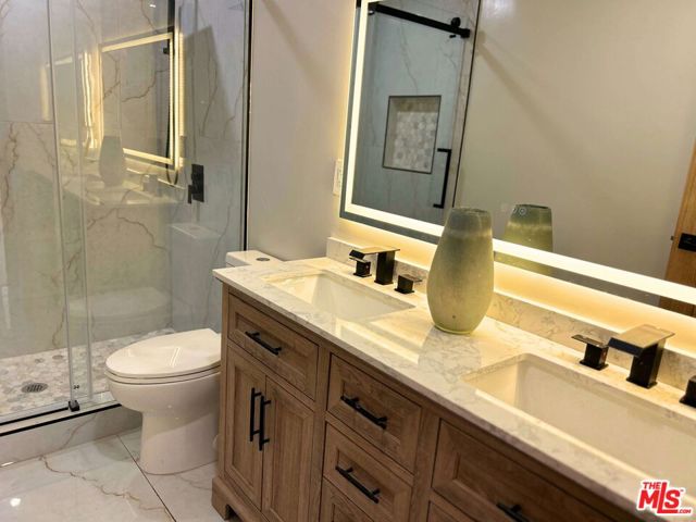 4649 W 152nd Street, Lawndale CA: https://media.crmls.org/mediaz/31beeb44-3529-4dbd-a132-a19f66e1122a.jpg