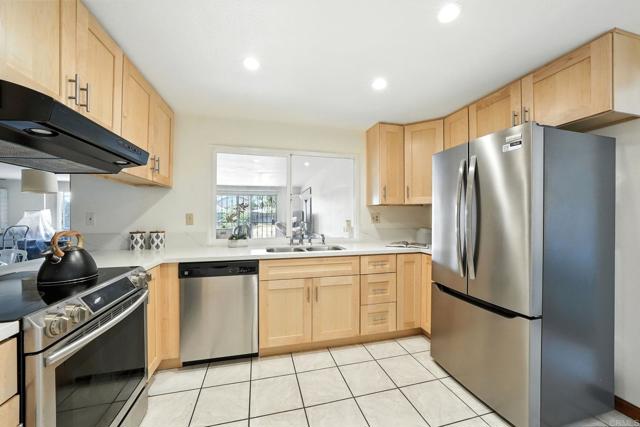 3444 Corte Loro, San Diego CA: https://media.crmls.org/mediaz/31c02b81-f018-4a00-9037-561bce3cfc12.jpg