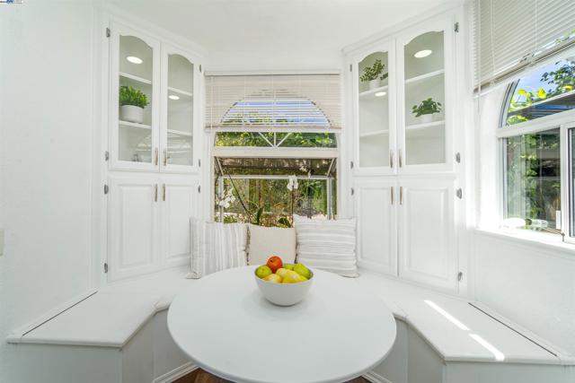 37621 Glenmoor Dr, Fremont CA: https://media.crmls.org/mediaz/31c081cb-00f1-4bf8-a252-160380893e28.jpg