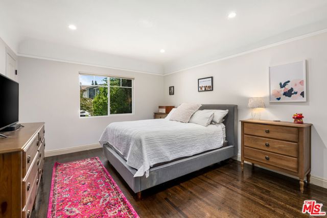 4223 Wilkinson Avenue, Studio City CA: https://media.crmls.org/mediaz/31c0dd59-7c7e-46d9-beaa-c1b717f10281.jpg