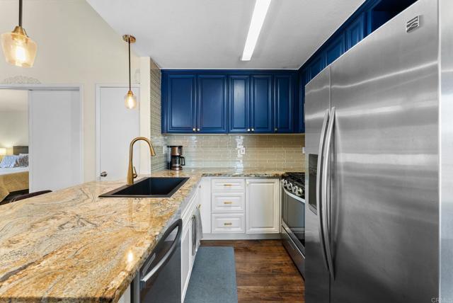 340 Isthmus Way, Oceanside CA: https://media.crmls.org/mediaz/31c10d10-1d42-475b-adbb-067139d299bc.jpg