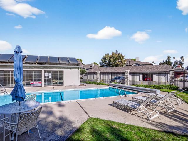 1056 Padre Drive, Salinas CA: https://media.crmls.org/mediaz/31c138a7-fa8a-4a39-97bb-b895ecf6026f.jpg