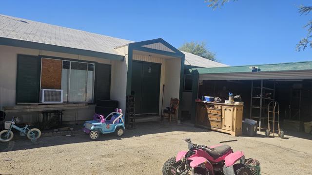 2367 Oahu Lane, Thermal CA: https://media.crmls.org/mediaz/31c22563-d31e-43b4-9dd4-369f38c8a040.jpg
