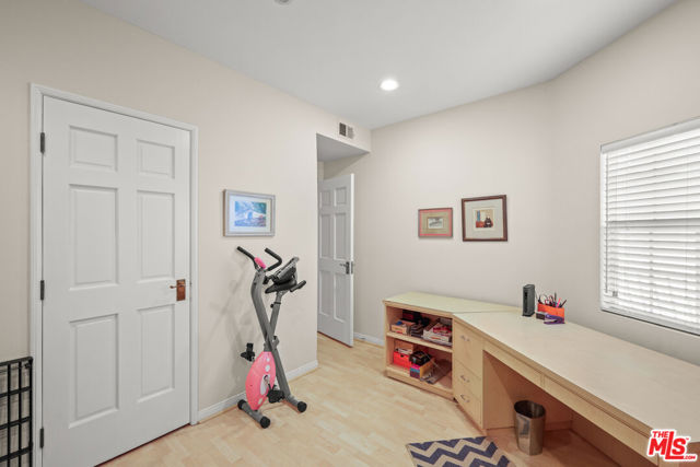 2025 S Beverly Glen Boulevard, Los Angeles CA: https://media.crmls.org/mediaz/31c27ff8-be76-4a04-a270-cd0f9d43fcd1.jpg