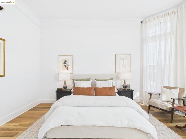 2602 Adeline St, Oakland CA: https://media.crmls.org/mediaz/31c2e634-dab5-4e83-8bbb-11492ac0df82.jpg