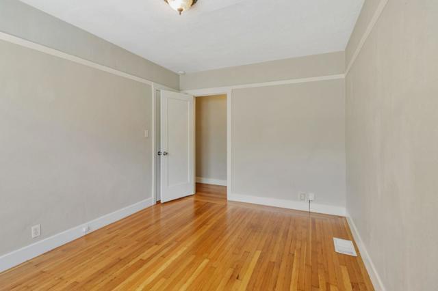 4431 Penniman Avenue, Oakland CA: https://media.crmls.org/mediaz/31c2e9ed-510f-44aa-9259-716c083fb18f.jpg