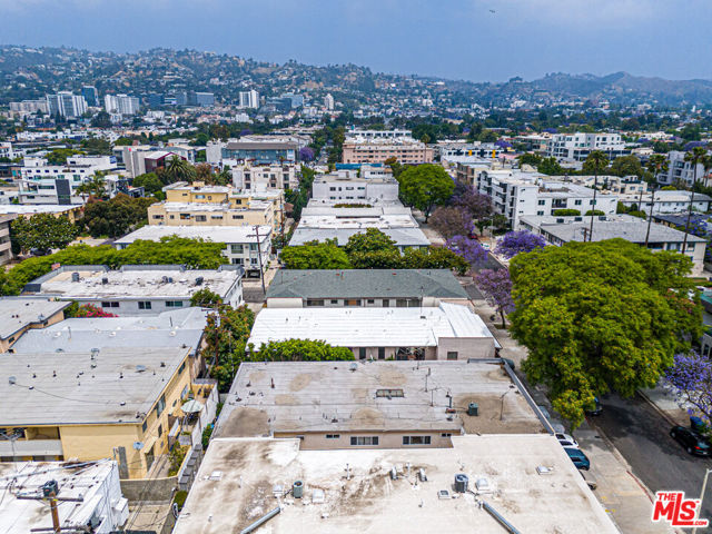 553 N Flores Street, West Hollywood CA: https://media.crmls.org/mediaz/31c3518f-18b4-4c8e-9eab-134b2b9a5e76.jpg