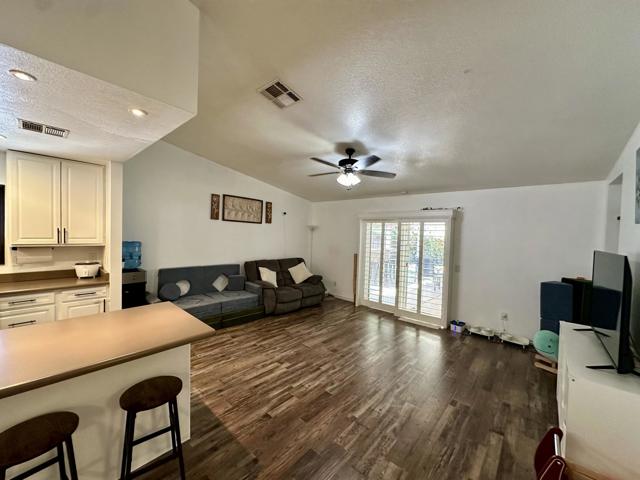 161 Eunice Circle, Blythe CA: https://media.crmls.org/mediaz/31c3b60a-c883-4eef-8783-0fe3580d3d18.jpg