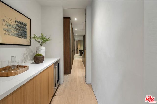 12227 Tweed Lane, Los Angeles CA: https://media.crmls.org/mediaz/31c3dcf6-3245-4ad2-ba03-50cc34644938.jpg