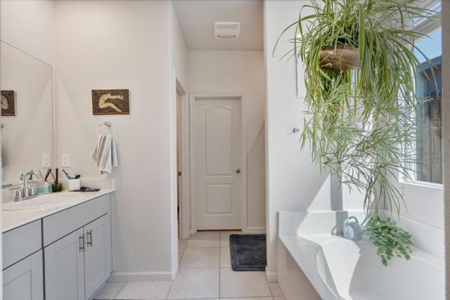 2141 Wildflower Drive, Hollister CA: https://media.crmls.org/mediaz/31c40ea8-51f4-429a-9518-3f4a633159fb.jpg