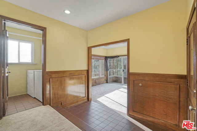 364 Pershing Drive, Playa del Rey CA: https://media.crmls.org/mediaz/31c487bd-ff0c-4f5d-ae84-d11edb599a71.jpg