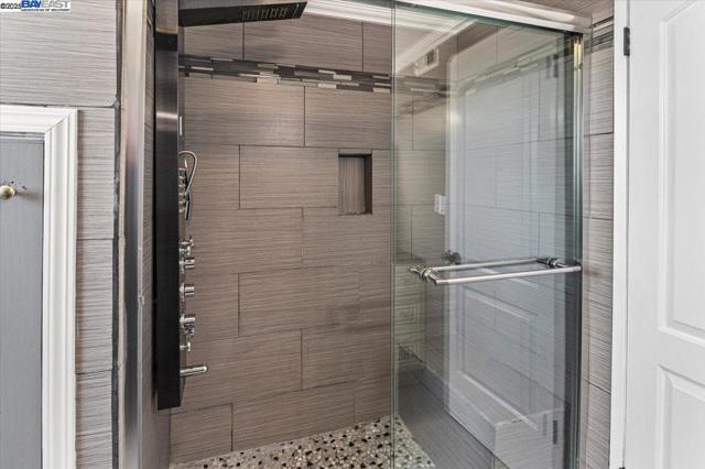 28399 CUBBERLEY CT, Hayward CA: https://media.crmls.org/mediaz/31c4cd47-5665-4c5b-8536-32a4a9961960.jpg