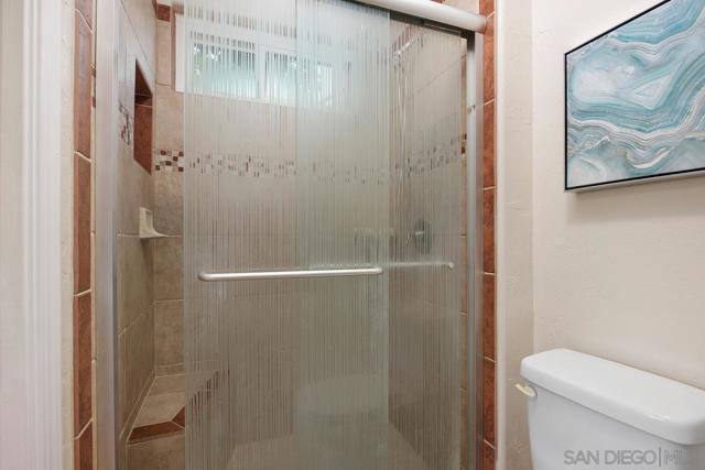 3208 Morningside Drive, Oceanside CA: https://media.crmls.org/mediaz/31c4ea39-1020-4e61-92c2-c71c4aa78e0d.jpg