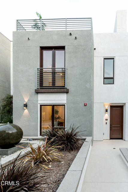 719 S Marengo Avenue, Pasadena CA: https://media.crmls.org/mediaz/31c628bb-72ee-4b00-8549-cd2e2c658b92.jpg