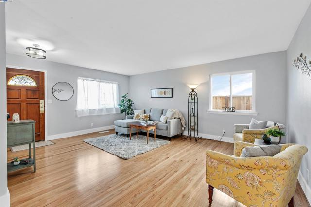 2560 Phelan Avenue, Hayward CA: https://media.crmls.org/mediaz/31c62f15-1127-4810-a8a9-db60caea8bde.jpg