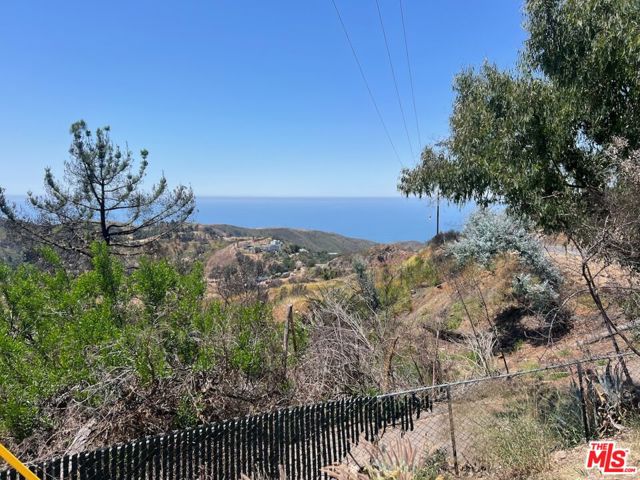 2566 Tuna Canyon Road, Topanga CA: https://media.crmls.org/mediaz/31c64607-8f9a-46f3-9724-35a7eabef9a9.jpg