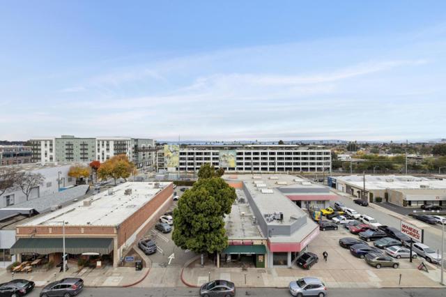 555 Laurel Avenue, San Mateo CA: https://media.crmls.org/mediaz/31c69243-764d-4b61-a3f3-b36e7273b50a.jpg