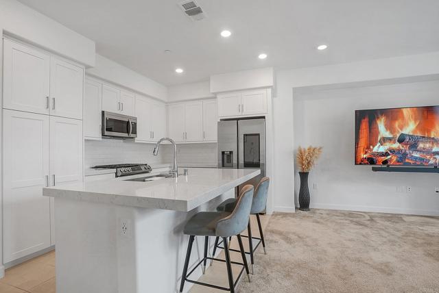 Detail Gallery Image 7 of 28 For 2152 Reed #DRIVE,  San Diego,  CA 92154 - 2 Beds | 2/1 Baths