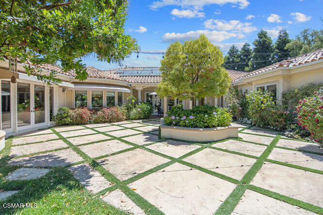 421 Whitegate Road, Thousand Oaks CA: https://media.crmls.org/mediaz/31c6d079-5985-4549-8bc2-2b46dba5b78c.jpg