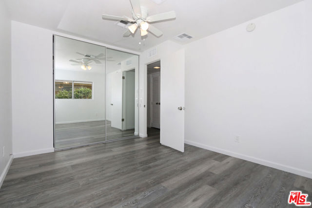 Image 17 of 28 For 76983 California Drive