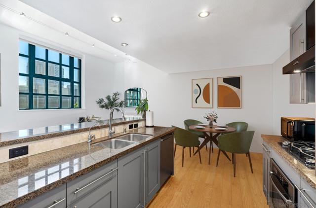 700 W E St, San Diego CA: https://media.crmls.org/mediaz/31c788aa-7677-4dfa-b4a8-2086dd4c68e0.jpg