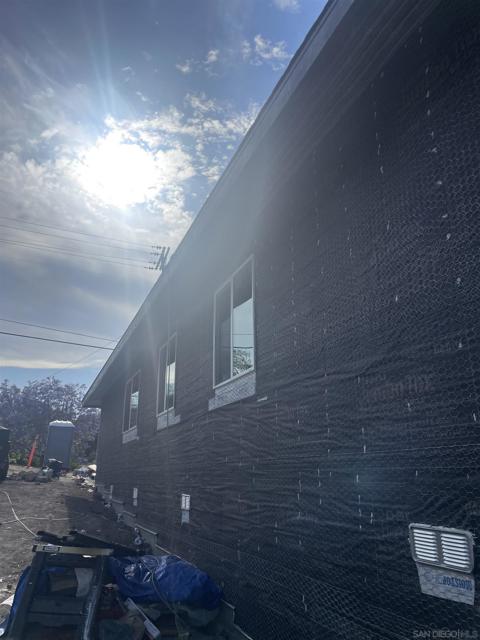 3335 37 S Barcelona St., Spring Valley CA: https://media.crmls.org/mediaz/31c7f7cc-fbc6-4a08-965d-1e988cf62c88.jpg
