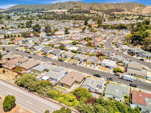 921 Newman Drive, South San Francisco CA: https://media.crmls.org/mediaz/31c81a2b-f33e-4a9c-911e-938eb6609e75.jpg