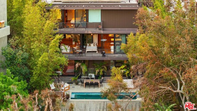 2020 Wattles Drive, Los Angeles CA: https://media.crmls.org/mediaz/31c86563-3792-46a8-9921-c9fe9a65fdb9.jpg