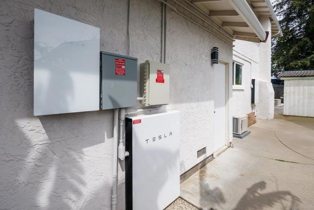 21547 Rosario Avenue, Cupertino CA: https://media.crmls.org/mediaz/31c8a4e5-7330-4eb6-8d47-9b98b78a6616.jpg