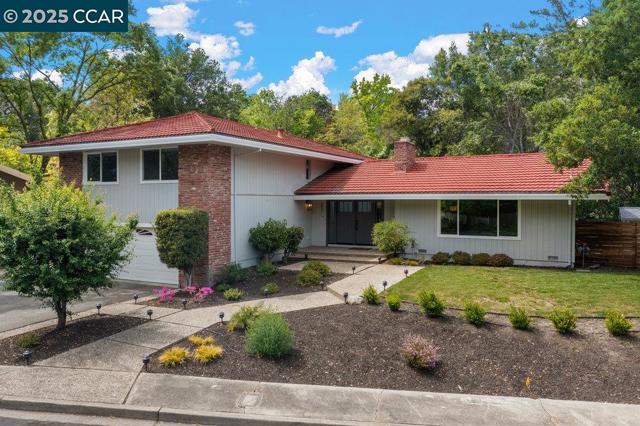 2027 Mohawk Dr, Pleasant Hill CA: https://media.crmls.org/mediaz/31c9667e-0932-4030-a4cb-64b5e03959ae.jpg