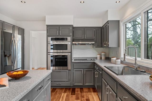 707 Santa Cruz Lane, Foster City CA: https://media.crmls.org/mediaz/31c9828d-8b8c-45c4-90b8-49a3d80b170d.jpg