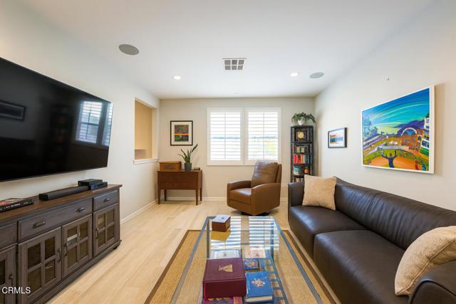 Detail Gallery Image 8 of 23 For 3661 Islander Walk, Oxnard,  CA 93035 - 3 Beds | 3/1 Baths