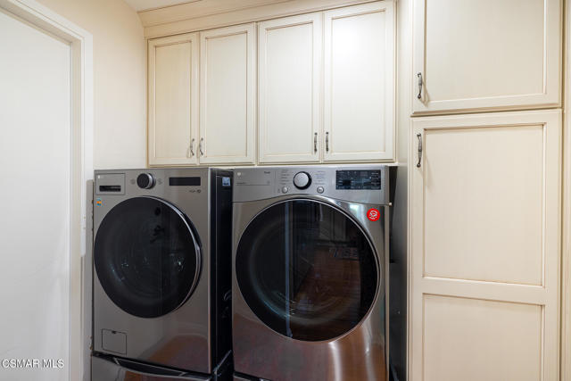 6605 Tamarind Street, Oak Park CA: https://media.crmls.org/mediaz/31c9b1f2-3be1-4cc9-90de-b6e5f2dcbe7c.jpg