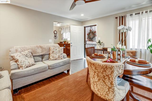 6610 Bancroft Avenue, Oakland CA: https://media.crmls.org/mediaz/31c9c3ad-1898-42ba-aa40-bd74db8a9d94.jpg