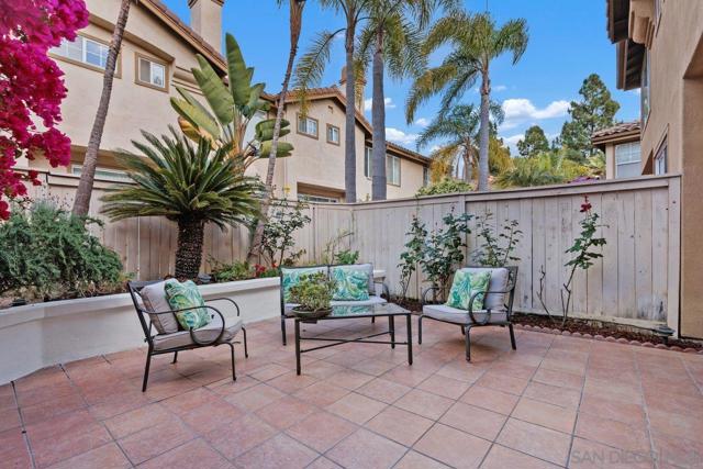 3965 Via Holgura, San Diego CA: https://media.crmls.org/mediaz/31cab6b2-d615-42cd-a4d0-fbb77bc1ff4a.jpg