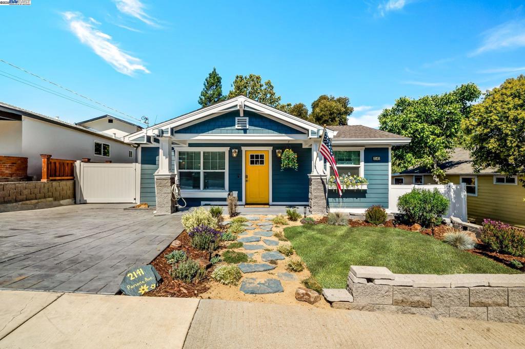 2141 Pomona