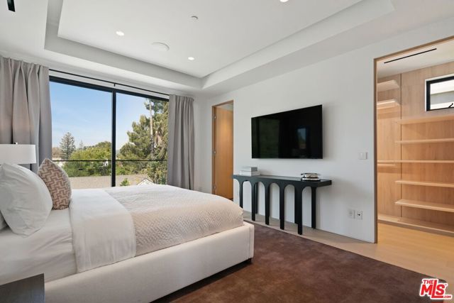 2180 Stradella Road, Los Angeles CA: https://media.crmls.org/mediaz/31cc3e0a-b8cb-48f1-ad20-354397a73c62.jpg