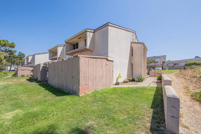 916 Acosta Plaza, Salinas CA: https://media.crmls.org/mediaz/31cce162-9d3b-4881-8de5-a44591006fa8.jpg