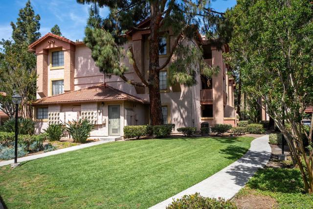 12015 Alta Carmel Ct, San Diego CA: https://media.crmls.org/mediaz/31cd633f-d2c9-4590-b4ab-cab8d56ccedd.jpg