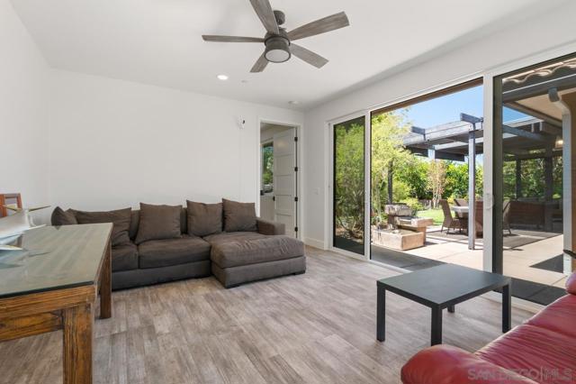 1180 Devonshire Dr, Encinitas CA: https://media.crmls.org/mediaz/31cdbda9-9688-4d46-abb3-834f80cee9de.jpg