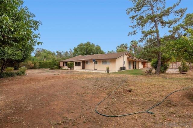 13128 Via Del Toro, Poway CA: https://media.crmls.org/mediaz/31cde8db-bcc6-4c3a-976b-4554caba8ca2.jpg