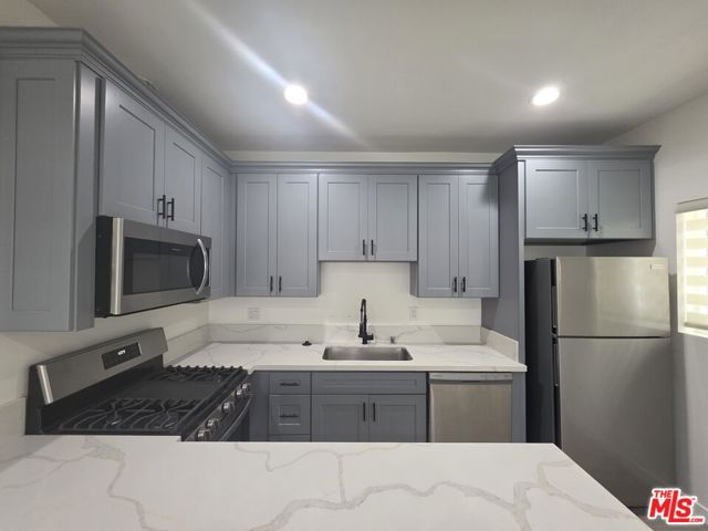 25226 Loytan Street, Torrance, California 90505, 2 Bedrooms Bedrooms, ,1 BathroomBathrooms,Residential Lease,Sold,Loytan,25614351