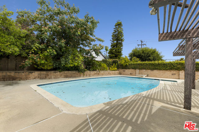 1379 Acapulco Avenue, Simi Valley CA: https://media.crmls.org/mediaz/31ce957b-b0f9-4466-a4b5-89572ad58f38.jpg