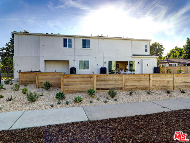 5600 W 78th Street, Los Angeles CA: https://media.crmls.org/mediaz/31ced9c6-998e-49d2-b4f9-2308eb36f4dd.jpg