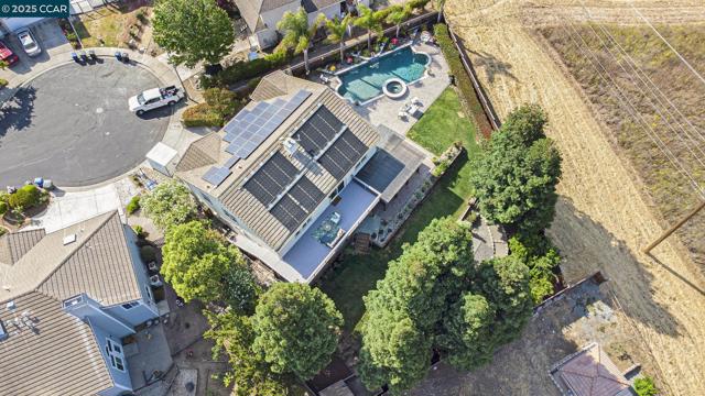 4001 Browning Dr, Concord CA: https://media.crmls.org/mediaz/31cf46cb-a4ed-4303-a6c7-834a1775a18f.jpg