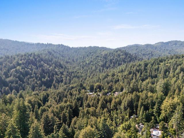 483 Echo Lane, Boulder Creek CA: https://media.crmls.org/mediaz/31cf90e8-712c-46db-a168-c1d5f1681afa.jpg