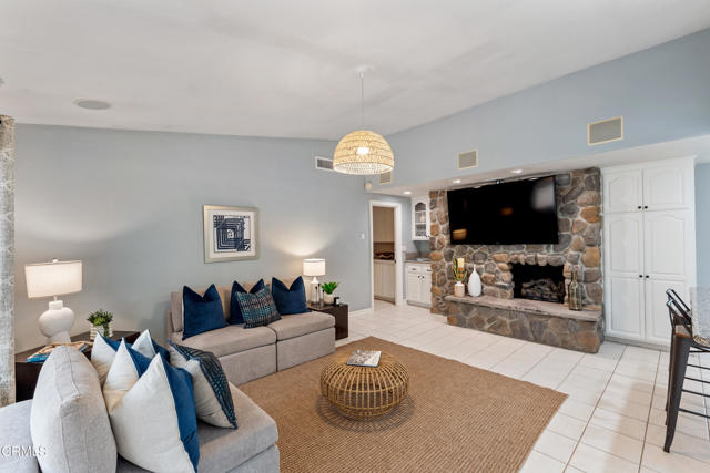 7017 Sonora Court, Ventura CA: https://media.crmls.org/mediaz/31cfb10b-a193-49f1-a1f9-9b744a57dbbf.jpg