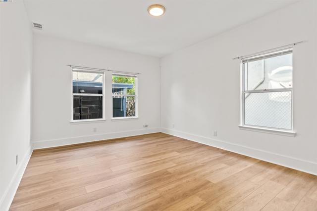 1206 E 23rd St, Oakland CA: https://media.crmls.org/mediaz/31cfe5d7-ec66-4a73-bb26-ad15180e02cd.jpg